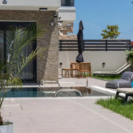 Elegant And Stylish Complex In Crete *