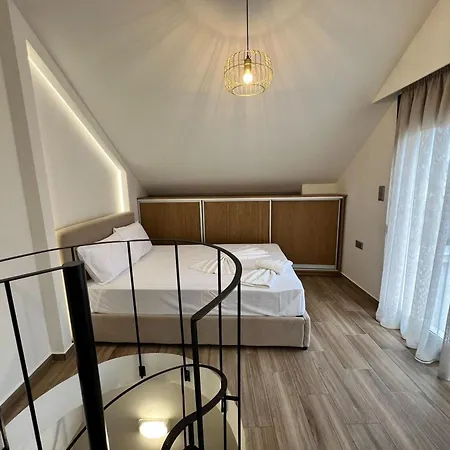 Elegant And Stylish Complex In Crete Goúrnes