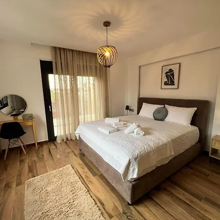Elegant And Stylish Complex In Crete 빌라 Goúrnes